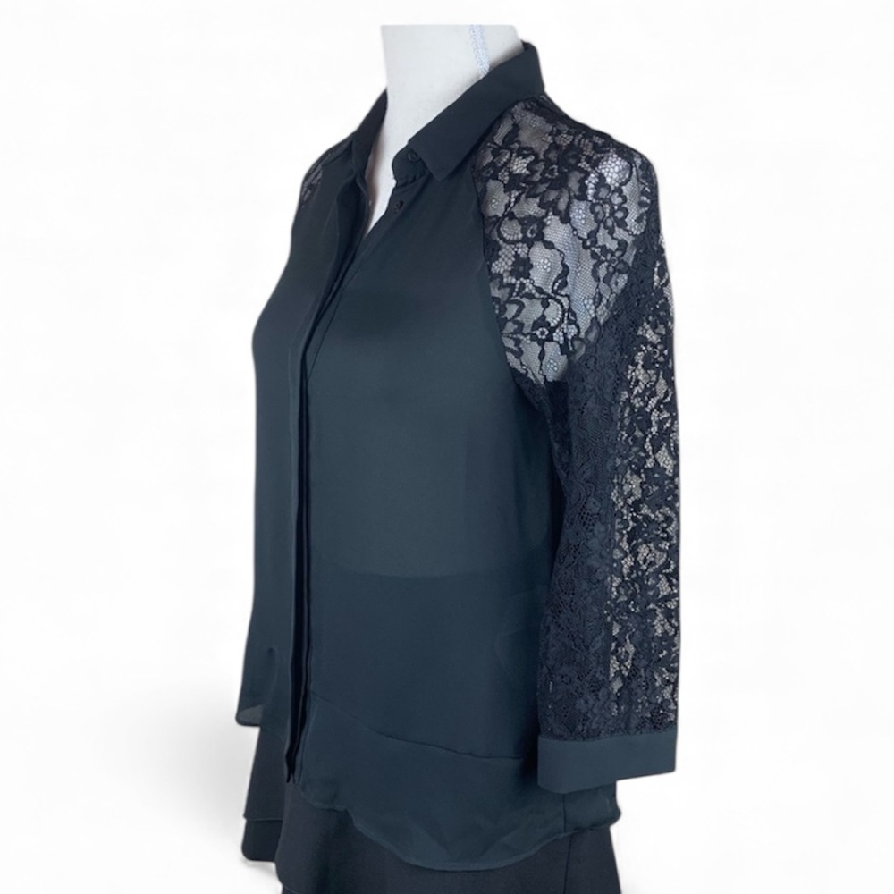 NWT. Zara  blouse with lace sleeves. Size XS